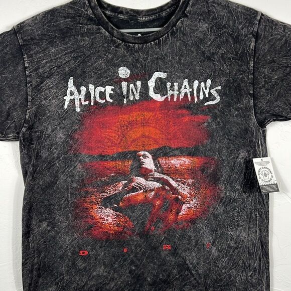 🔥🔥 “NWT” ALICE IN CHAINS Band Dirt Tour Concert Tee Black Acid Wash Sz Lg - NE - Picture 1 of 9